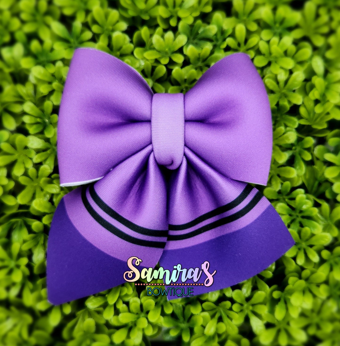 Crayon sailor bow